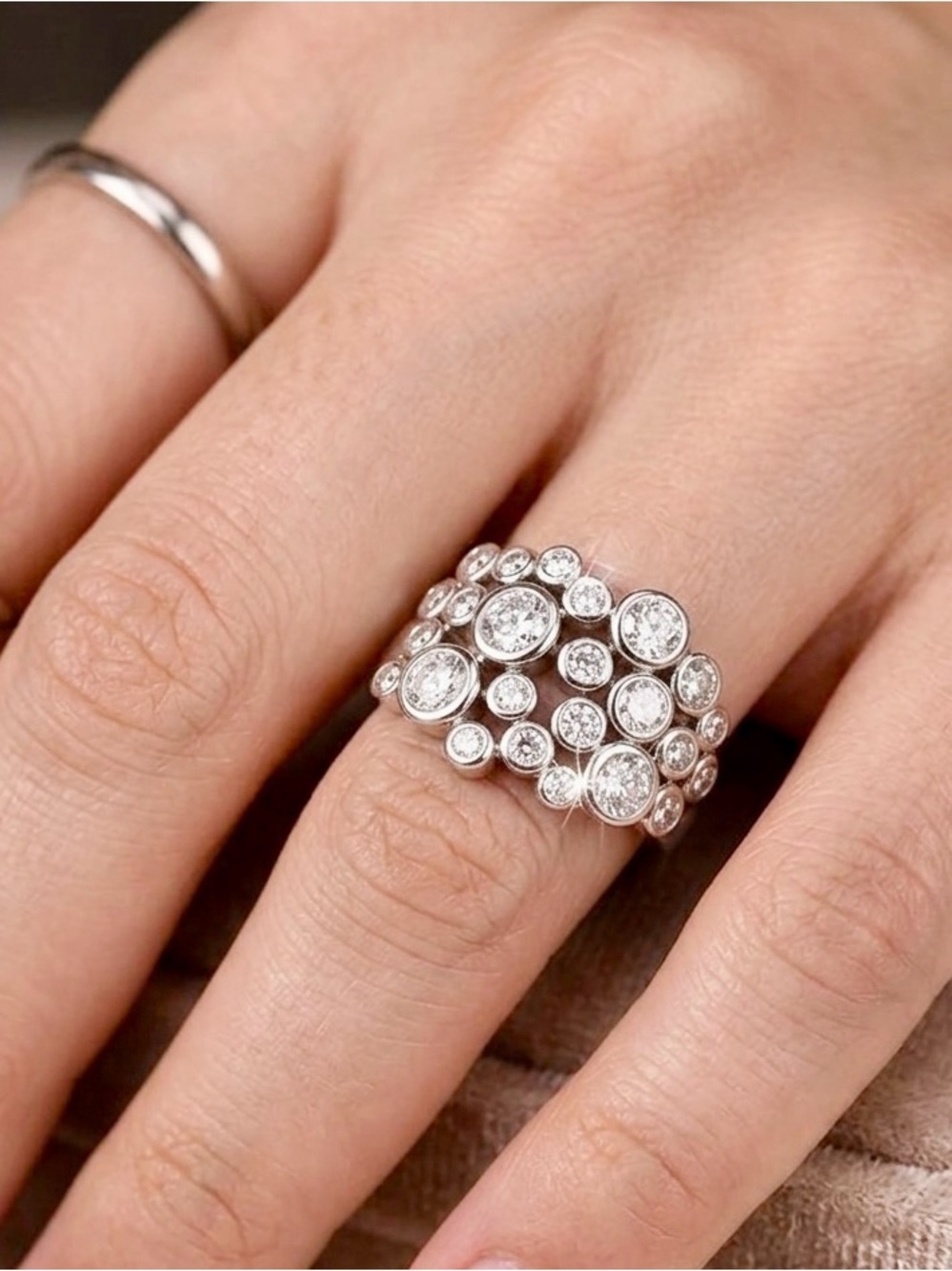 NWOT Silver-Toned CZ Ring: Sz 7